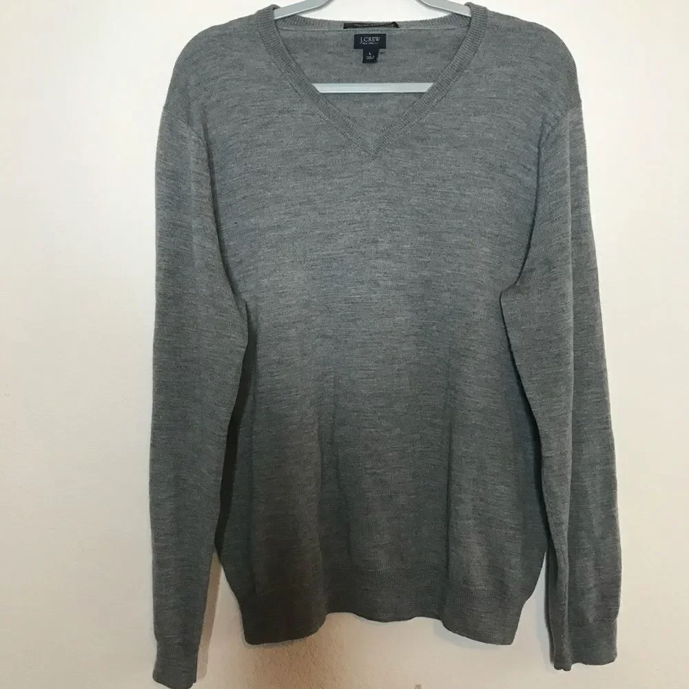J crew men’s merino‎ wool grey v neck sweater